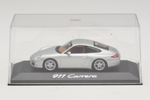 Porsche 911 997 Carrera Silver Metallic Minichamps 1:43 WAP02001218 Metal — zdjęcie 4 z 5