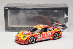 Porsche 911 997 GT3 R #8 De Lorenzi Racing De Lorenzi 24 Hours of Spa 2011 Minichamps 1:18 151118918 Metal — zdjęcie 6 z 6