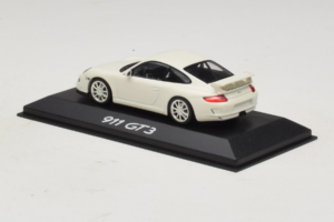 Porsche 911 997 GT3 Biały Minichamps 1:43 WAP02012016 Metal — zdjęcie 3 z 5