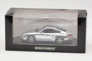 Porsche 911 997 Turbo Chrome Silver Minichamps 1:43 WAP02060816-R Metal — zdjęcie 5 z 5