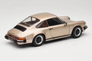 Porsche 911 Carrera 3.2 Brązowy Solido 1:18 S1802602 Metal — zdjęcie 3 z 8