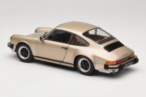 Porsche 911 Carrera 3.2 Brązowy Solido 1:18 S1802602 Metal — zdjęcie 7 z 8