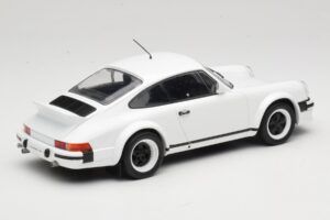 Porsche 911 SC GT Race Version IXO 1:18 18CMC007 Metal — zdjęcie 2 z 6