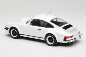 Porsche 911 SC GT Race Version IXO 1:18 18CMC007 Metal — zdjęcie 5 z 6