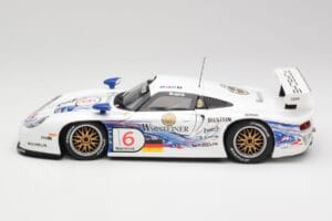 Porsche 911 GT1 #6 T. Boutsen / H-J. Stuck 1997 UT Models 1:18 39720 Metal — zdjęcie 4 z 8