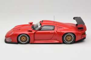 Porsche 911 GT1 Concept Czerwony UT Models 1:18 180966625-R1 Metal — zdjęcie 4 z 8