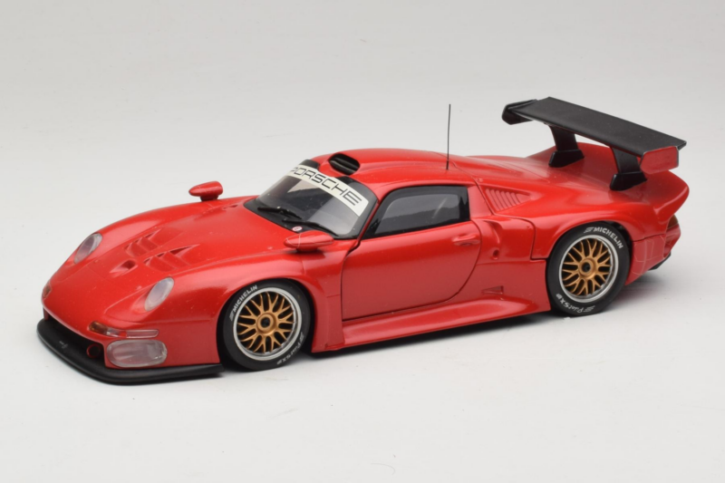 Porsche 911 GT1 Concept Czerwony UT Models 1:18 180966625-R1 Metal