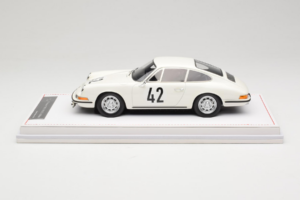 Porsche 911 S #42 R. Buchet / H. Linge Auguste Veuillet 24 Hours of Le Mans Class Winner 1967 IVY Merit 1:18 REMC006 Żywica