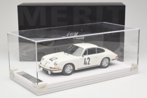 Porsche 911 S #42 R. Buchet / H. Linge Auguste Veuillet 24 Hours of Le Mans Class Winner 1967 IVY Merit 1:18 REMC006 Żywica — zdjęcie 6 z 6