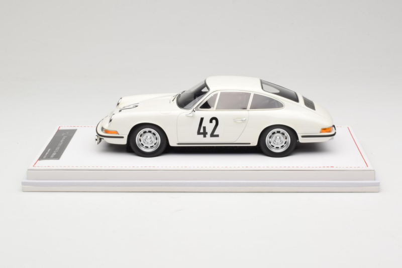 Porsche 911 S #42 R. Buchet / H. Linge Auguste Veuillet 24 Hours of Le Mans Class Winner 1967 IVY Merit 1:18 REMC006 Żywica