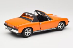 Porsche 914/6 Pomarańczowy Revell 1:18 08864 Metal — zdjęcie 3 z 8