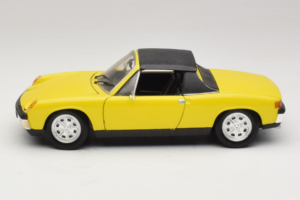 Porsche 914 Żółty Revell 1:18 08976 Metal — zdjęcie 4 z 8