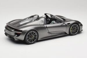 Porsche 918 Spyder Liquid Metal Srebrny Minichamps 1:18 110062430 Metal — zdjęcie 3 z 8
