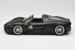 Porsche 918 Spyder Weissach Package Matt Black Minichamps 1:18 110062444 Metal — zdjęcie 4 z 8