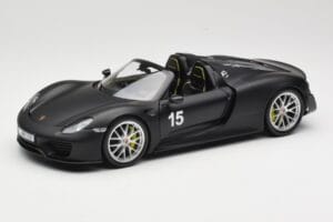 Porsche 918 Spyder Weissach Package Matt Black Minichamps 1:18 110062444 Metal