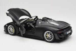 Porsche 918 Spyder Weissach Package Matt Black Minichamps 1:18 110062444 Metal — zdjęcie 5 z 8