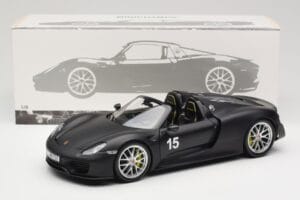 Porsche 918 Spyder Weissach Package Matt Black Minichamps 1:18 110062444 Metal — zdjęcie 8 z 8