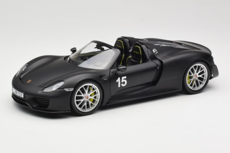 Porsche 918 Spyder Weissach Package Matt Black Minichamps 1:18 110062444 Metal