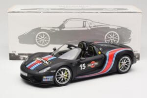 Porsche 918 Spyder Weissach Package Matt Black With Martini Stripes Minichamps 1:18 110062445 Metal — zdjęcie 8 z 8
