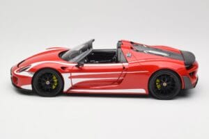 Porsche 918 Spyder Weissach Package Czerwony & Białe Paski Minichamps 1:18 110062442 Metal — zdjęcie 5 z 9