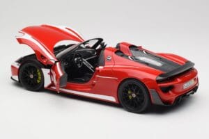 Porsche 918 Spyder Weissach Package Czerwony & Białe Paski Minichamps 1:18 110062442 Metal — zdjęcie 6 z 9