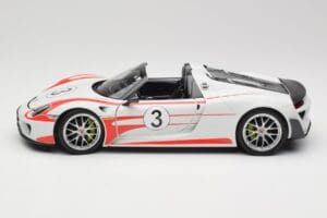 Porsche 918 Spyder Weissach Package Salzburg Minichamps 1:18 110062441 Metal — zdjęcie 4 z 8