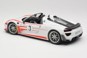 Porsche 918 Spyder Weissach Package Salzburg Minichamps 1:18 110062441 Metal — zdjęcie 7 z 8