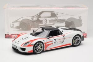 Porsche 918 Spyder Weissach Package Salzburg Minichamps 1:18 110062441 Metal — zdjęcie 8 z 8