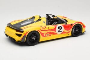Porsche 918 Spyder Weissach Package Żółty Z Paskami Minichamps 1:18 110062446 Metal — zdjęcie 3 z 8