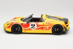 Porsche 918 Spyder Weissach Package Żółty Z Paskami Minichamps 1:18 110062446 Metal — zdjęcie 4 z 8