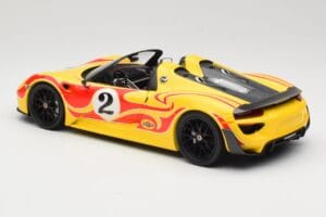 Porsche 918 Spyder Weissach Package Żółty Z Paskami Minichamps 1:18 110062446 Metal — zdjęcie 7 z 8