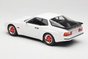 Porsche 924 Carrera GT Biały & Czerwone Felgi MCG 1:18 MCG18303 Metal — zdjęcie 5 z 6
