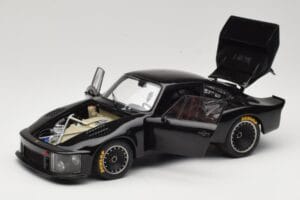 Porsche 935 Turbo Group 5 1976 Exoto 1:18 18101 Metal — zdjęcie 2 z 8