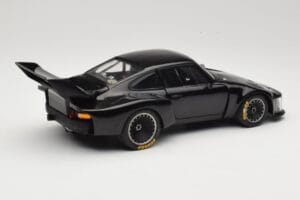 Porsche 935 Turbo Group 5 1976 Exoto 1:18 18101 Metal — zdjęcie 3 z 8