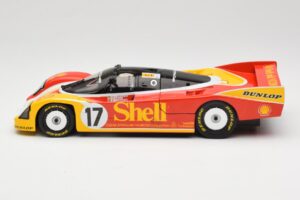 Porsche 962C Group C #17 D. Bell / H-J. Stuck / K. Ludwig 24 Hours of Le Mans 1988 Universal Hobbies 1:18 4704 Metal — zdjęcie 4 z 8