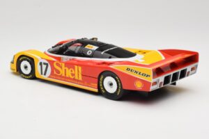 Porsche 962C Group C #17 D. Bell / H-J. Stuck / K. Ludwig 24 Hours of Le Mans 1988 Universal Hobbies 1:18 4704 Metal — zdjęcie 7 z 8