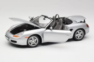 Porsche Boxster 986 Kabriolet Arctic Srebrny Metaliczny UT Models 1:18 27852 Metal — zdjęcie 2 z 8