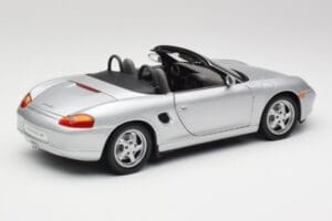 Porsche Boxster 986 Kabriolet Arctic Srebrny Metaliczny UT Models 1:18 27852 Metal — zdjęcie 3 z 8