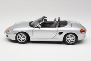 Porsche Boxster 986 Kabriolet Arctic Srebrny Metaliczny UT Models 1:18 27852 Metal — zdjęcie 4 z 8