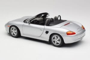 Porsche Boxster 986 Kabriolet Arctic Srebrny Metaliczny UT Models 1:18 27852 Metal — zdjęcie 7 z 8