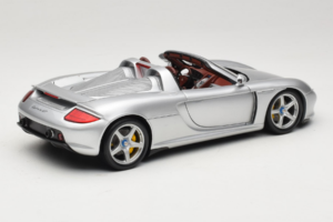 Porsche Carrera GT Silver Metallic Minichamps 1:18 WAP02103014 Metal — zdjęcie 3 z 8