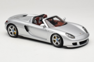 Porsche Carrera GT Silver Metallic Minichamps 1:18 WAP02103014 Metal — zdjęcie 6 z 8