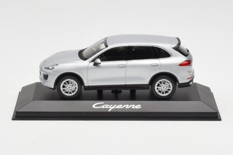 Porsche Cayenne 958 Srebrny Minichamps 1:43 WAP0200020E Metal