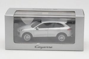 Porsche Cayenne 958 Srebrny Minichamps 1:43 WAP0200020E Metal — zdjęcie 4 z 4