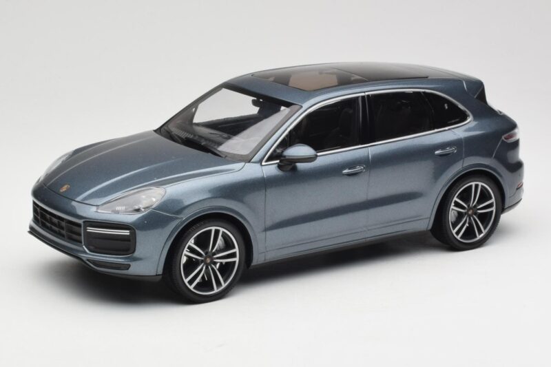 Porsche Cayenne 958 Turbo S Blue Metallic Minichamps 1:18 155066071 Metal