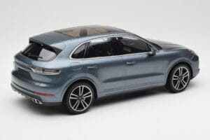 Porsche Cayenne 958 Turbo S Blue Metallic Minichamps 1:18 155066071 Metal — zdjęcie 2 z 6