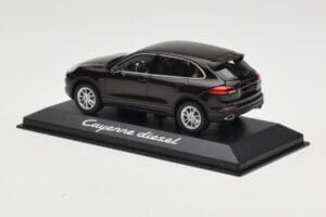 Porsche Cayenne 958 Diesel Acajou Brown Minichamps 1:43 WAP0200030E Metal — zdjęcie 3 z 4