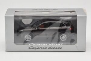 Porsche Cayenne 958 Diesel Acajou Brown Minichamps 1:43 WAP0200030E Metal — zdjęcie 4 z 4