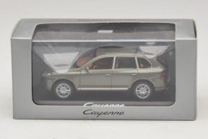 Porsche Cayenne Grey Metallic Minichamps 1:43 WAP02061317 Metal — zdjęcie 4 z 4