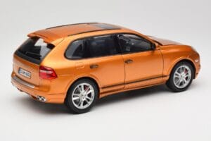 Porsche Cayenne GTS Lava Orange Norev 1:18 187535 Metal — zdjęcie 3 z 8